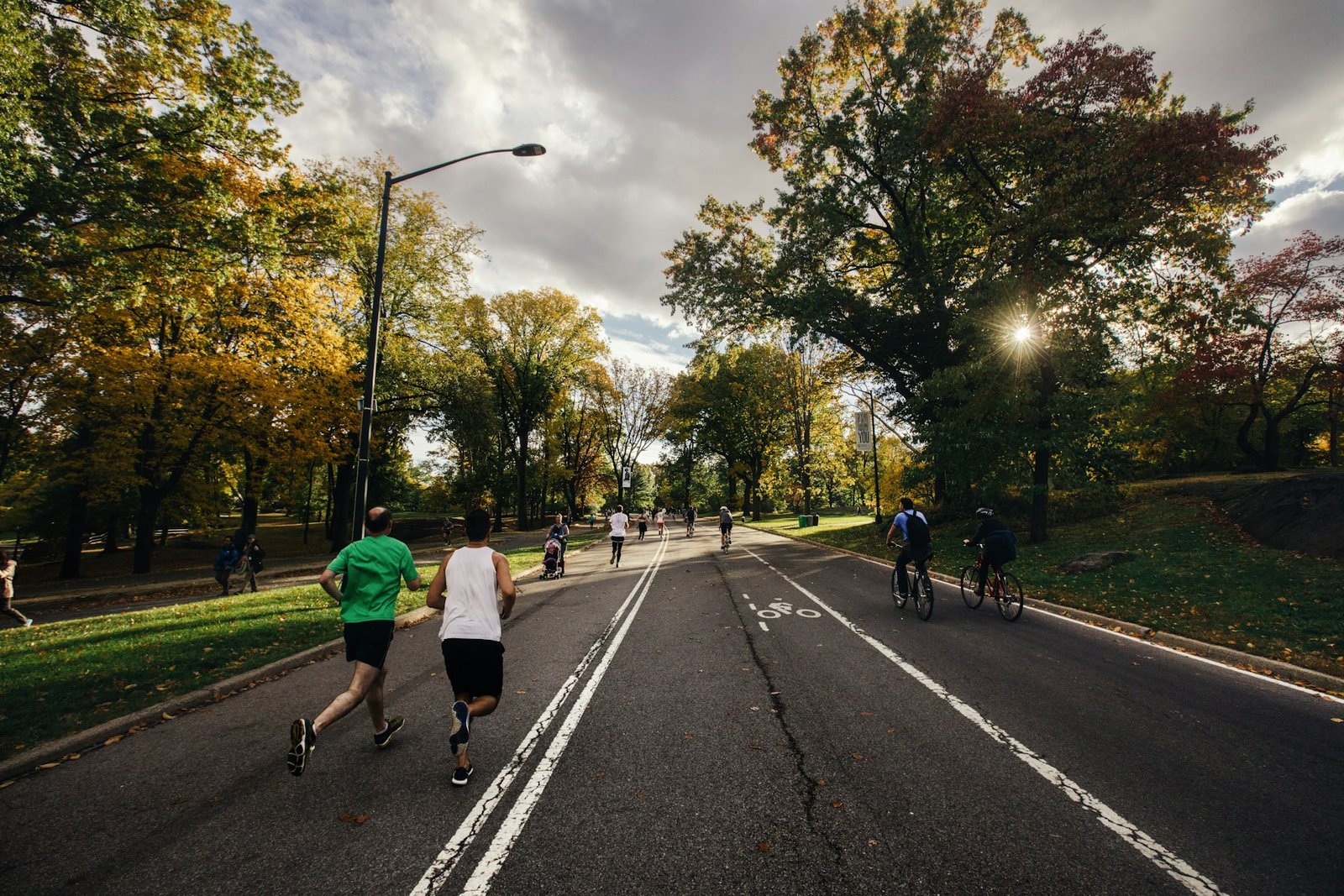 Let’s Find Out The Benefits and Secrets of Power Walking